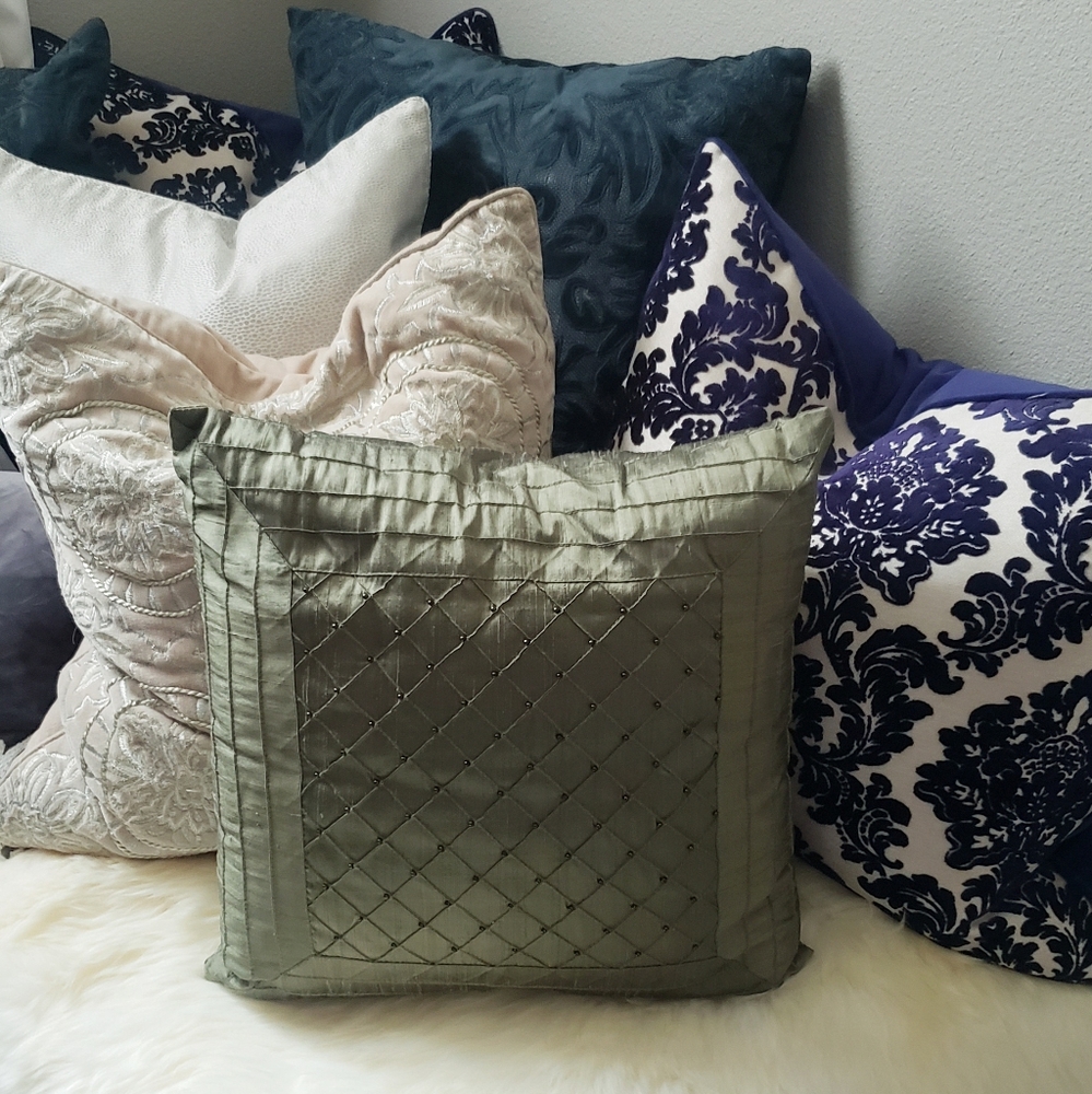 ✔️SOLD 2x🆕️ Accent Pillows - Picture 5 of 12